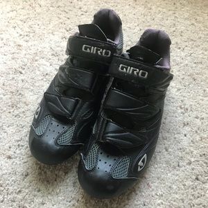 Road cycling shoe